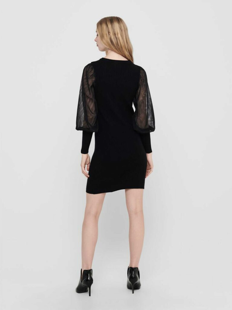 15210761_black_812431_004_productlarge_optimized