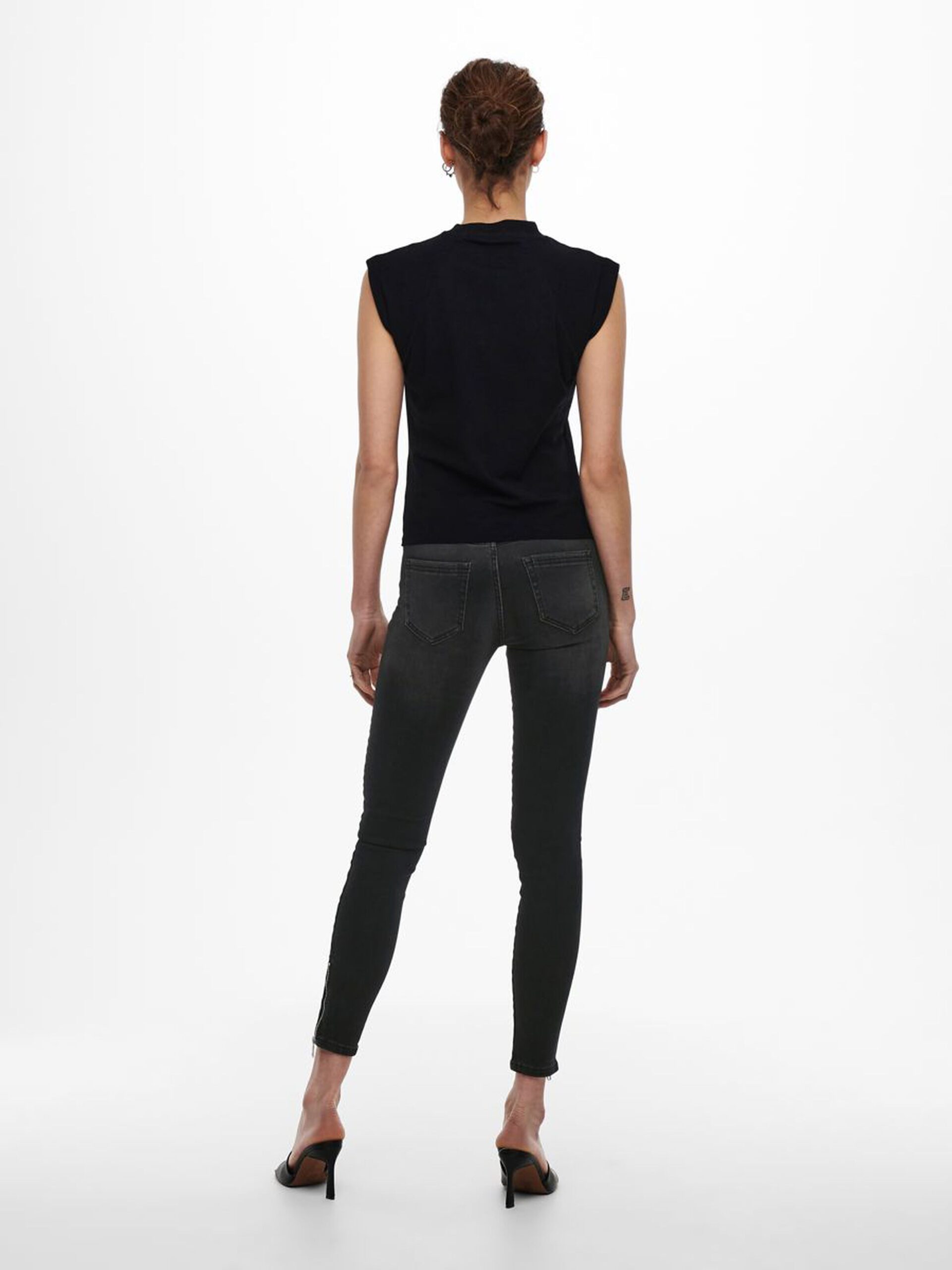 15227030_Black_004_ProductLarge 15227030_Black_004_ProductLarge
